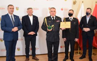 Ikona do artykułu: Starszy Brygadier Jacek Wichowski odznaczony Medalem „Zasłużony dla Powiatu Grójeckiego”