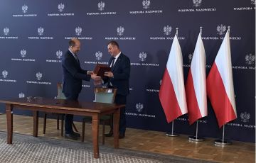 Ikona do artykułu: Umowa na dofinansowanie przebudowy drogi powiatowej Sadków-Lewiczyn podpisana